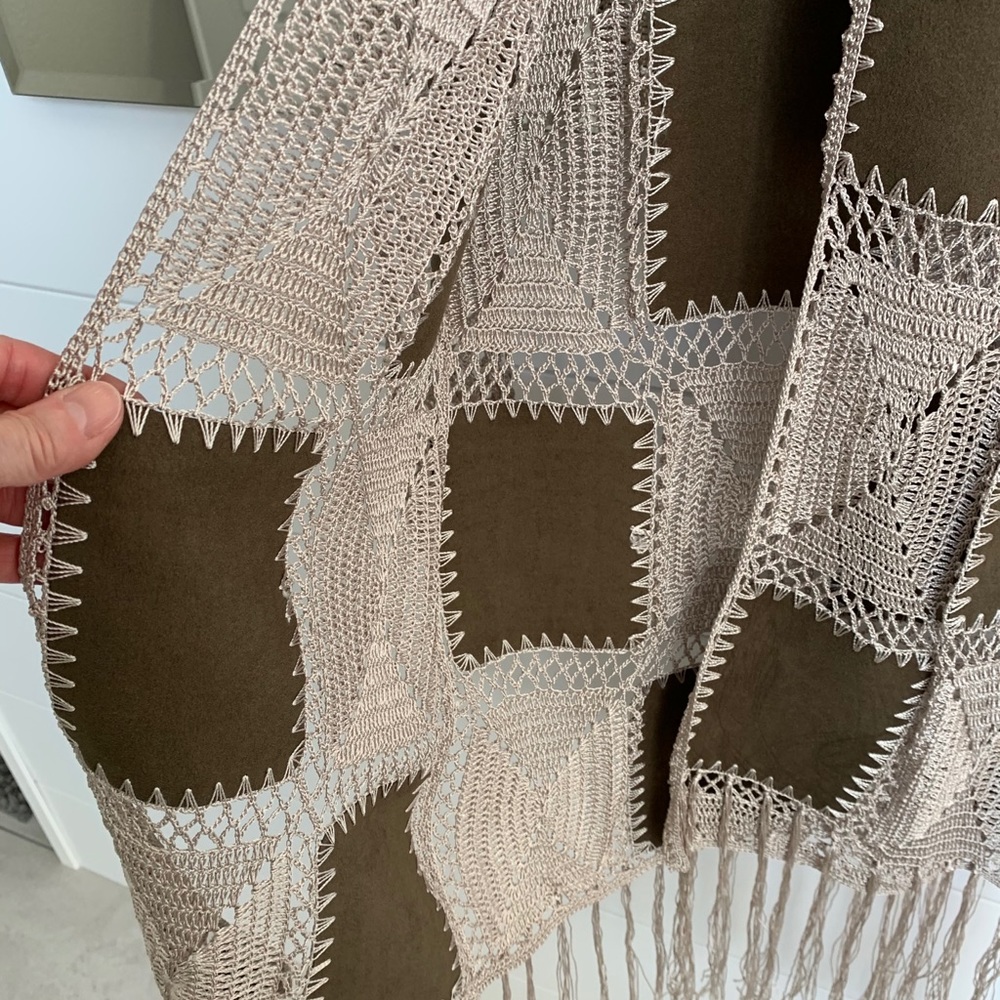 Sweater - Picture 12 of 12